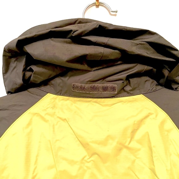 Boy’s Marmot Nylon hooded windbreaker - Picture 6 of 7